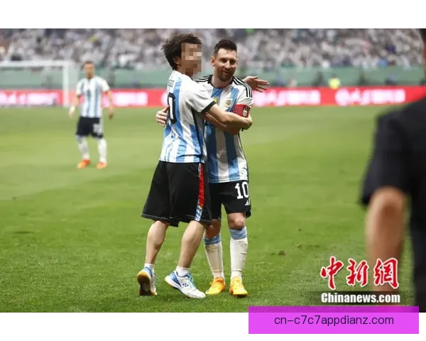 少数人犯错惩罚万千球迷热情的 少数人犯错惩罚万千球迷热情的